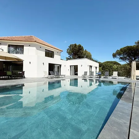 Les Cepedes Villa *